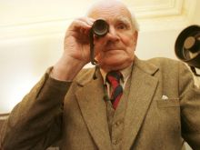 Desmond Llewelyn