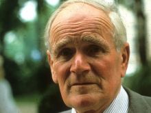 Desmond Llewelyn