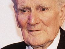 Desmond Llewelyn