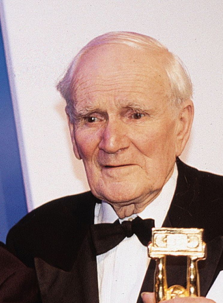 Desmond Llewelyn