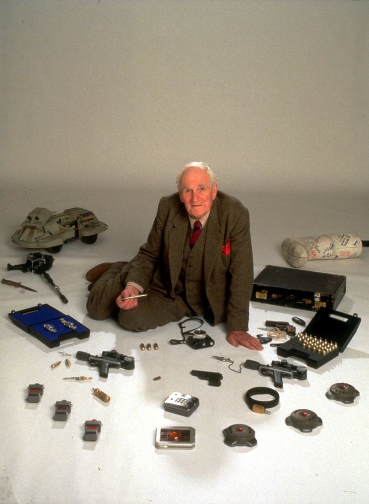 Desmond Llewelyn