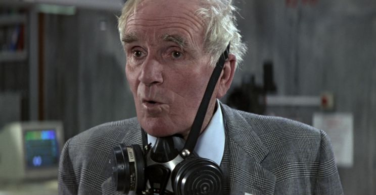 Desmond Llewelyn