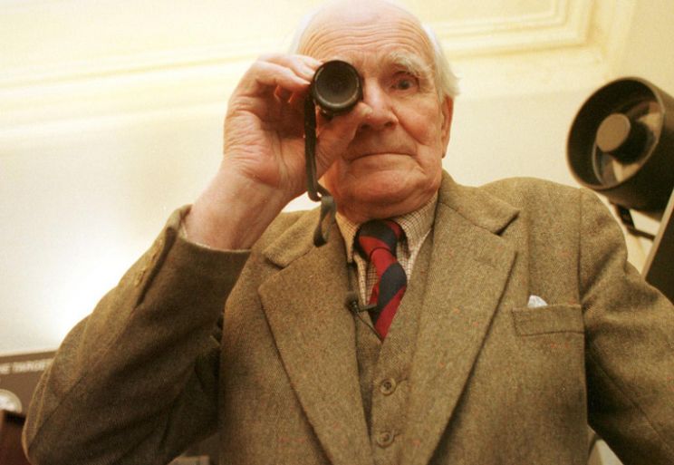Desmond Llewelyn