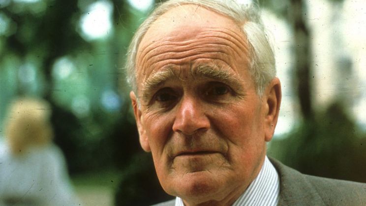 Desmond Llewelyn