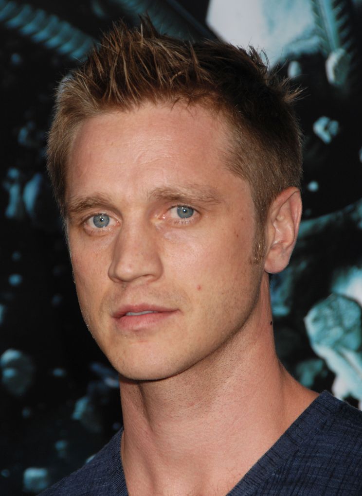 Devon Sawa