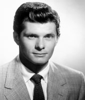Dewey Martin