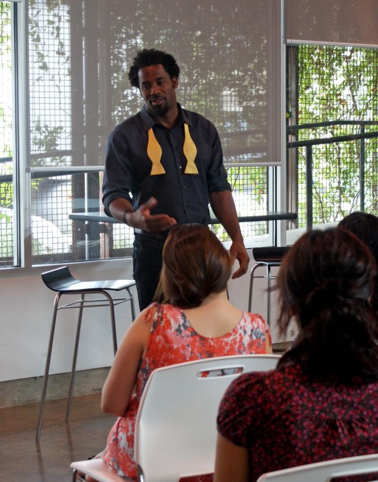 Dhani Jones