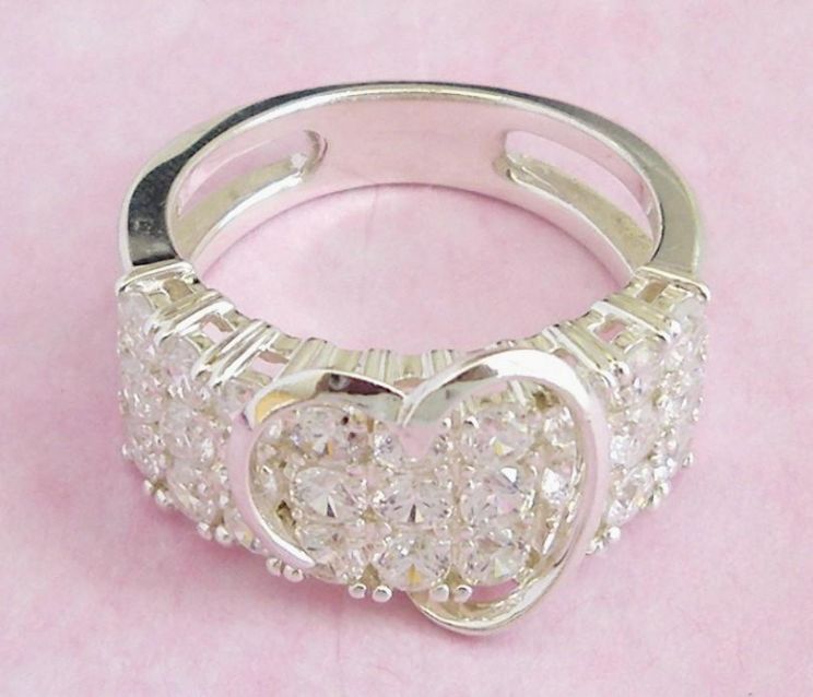 Diamonique