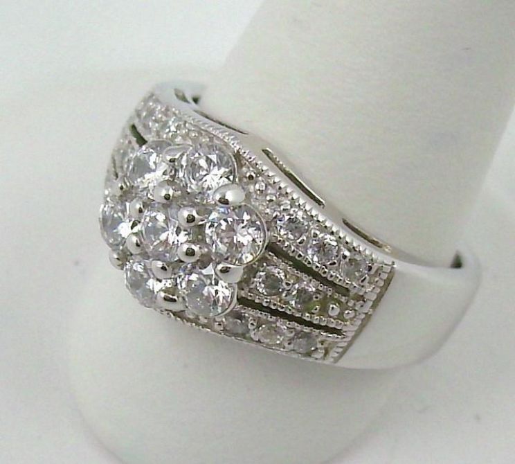 Diamonique
