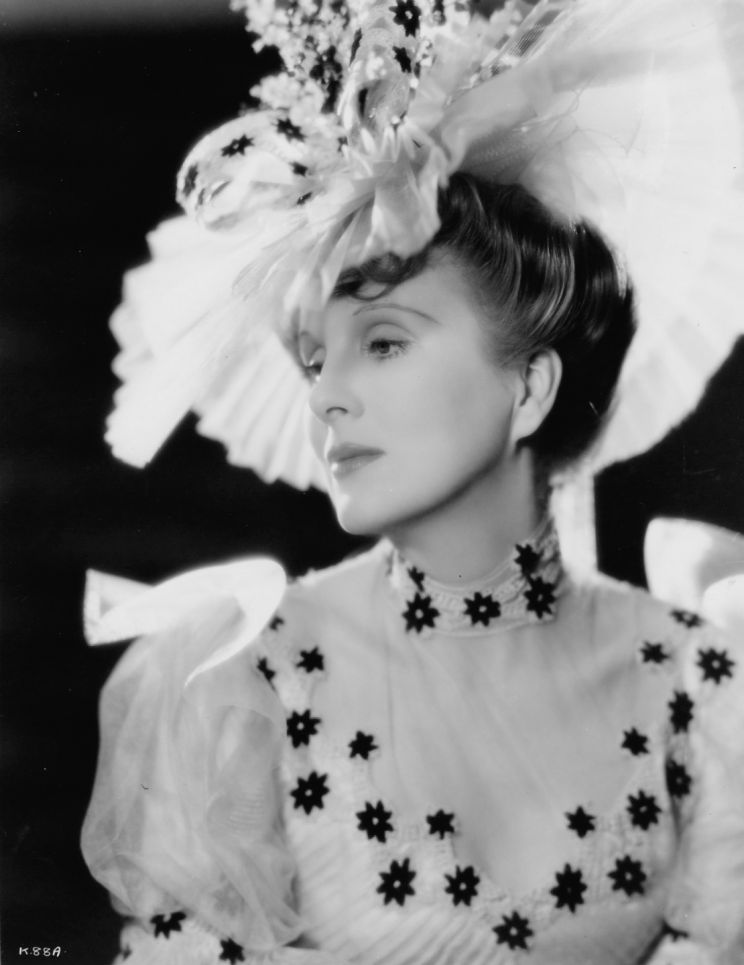 Diana Wynyard