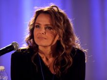Dina Meyer