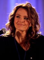 Dina Meyer