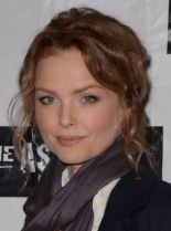 Dina Meyer photo