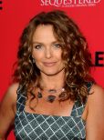 Dina Meyer