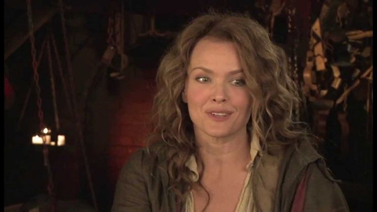 Dina Meyer