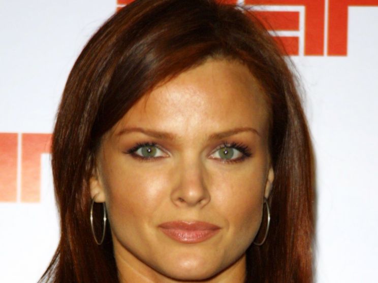 Dina Meyer