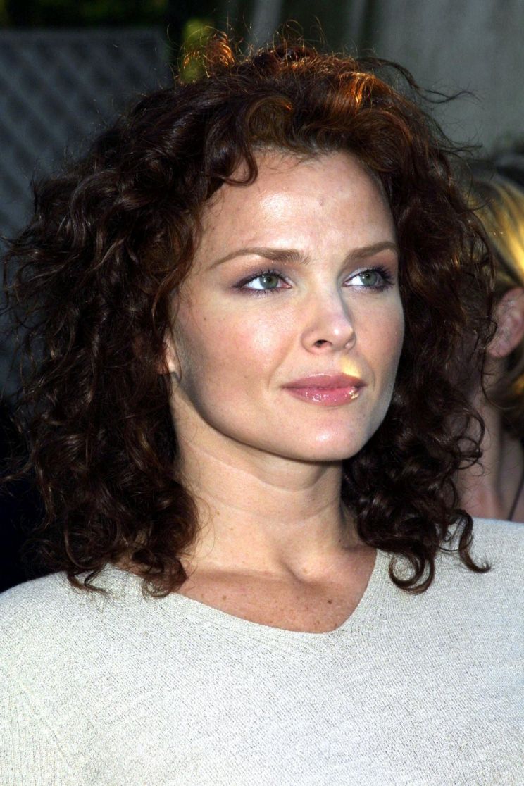 Dina Meyer