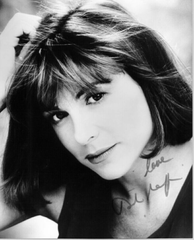 Pictures of Dinah Manoff