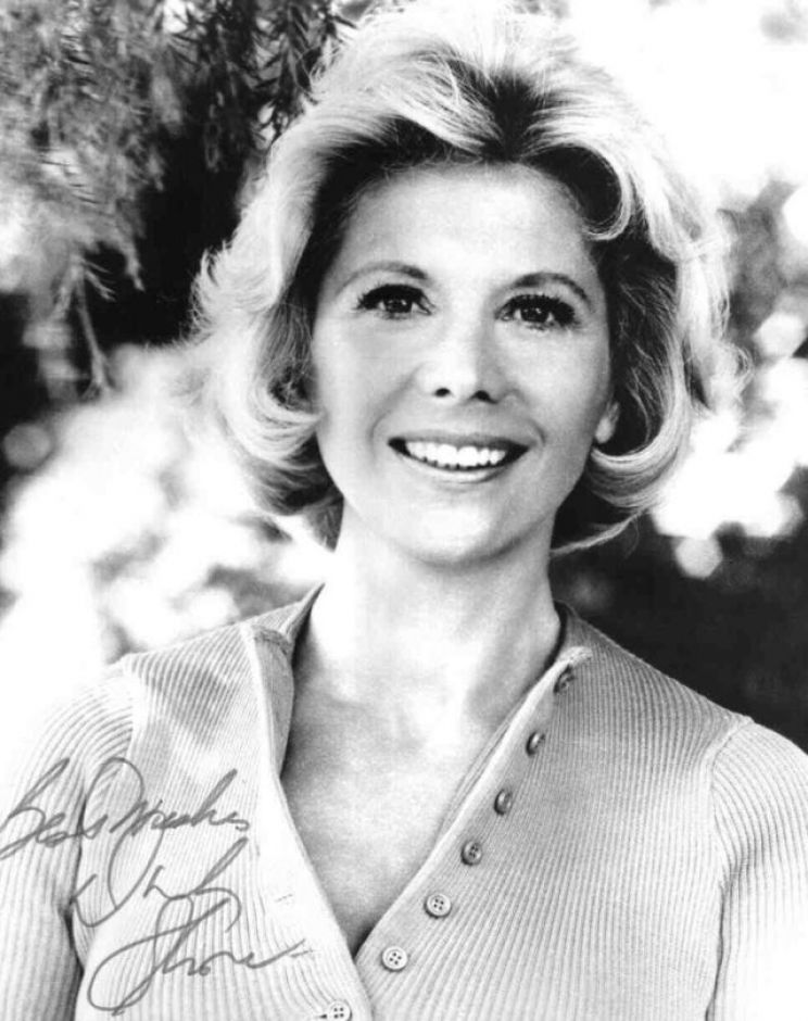 Dinah Shore's Biography Wall Of Celebrities