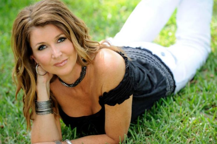 Dixie Carter