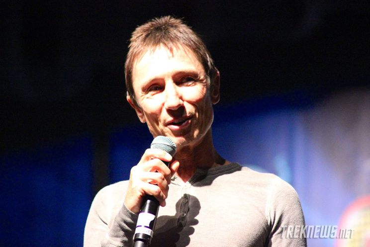 Dominic Keating