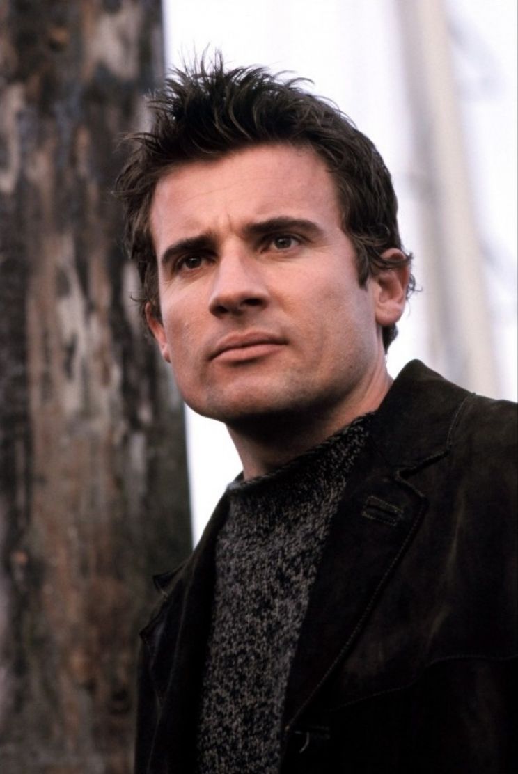 Dominic Purcell
