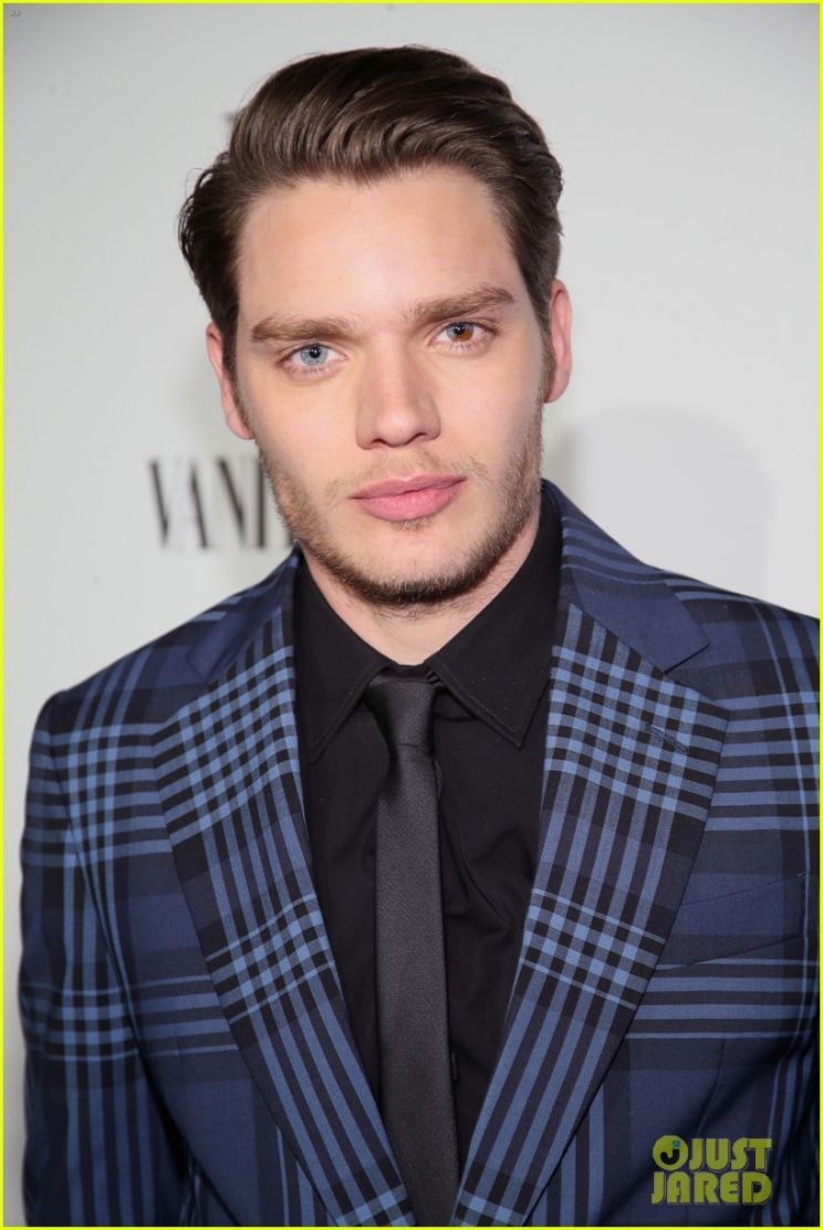 Dominic Sherwood