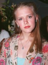 Dominique Swain photo