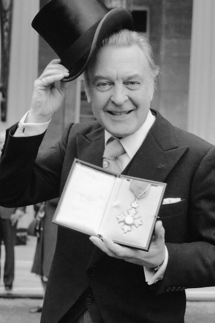 Donald Sinden