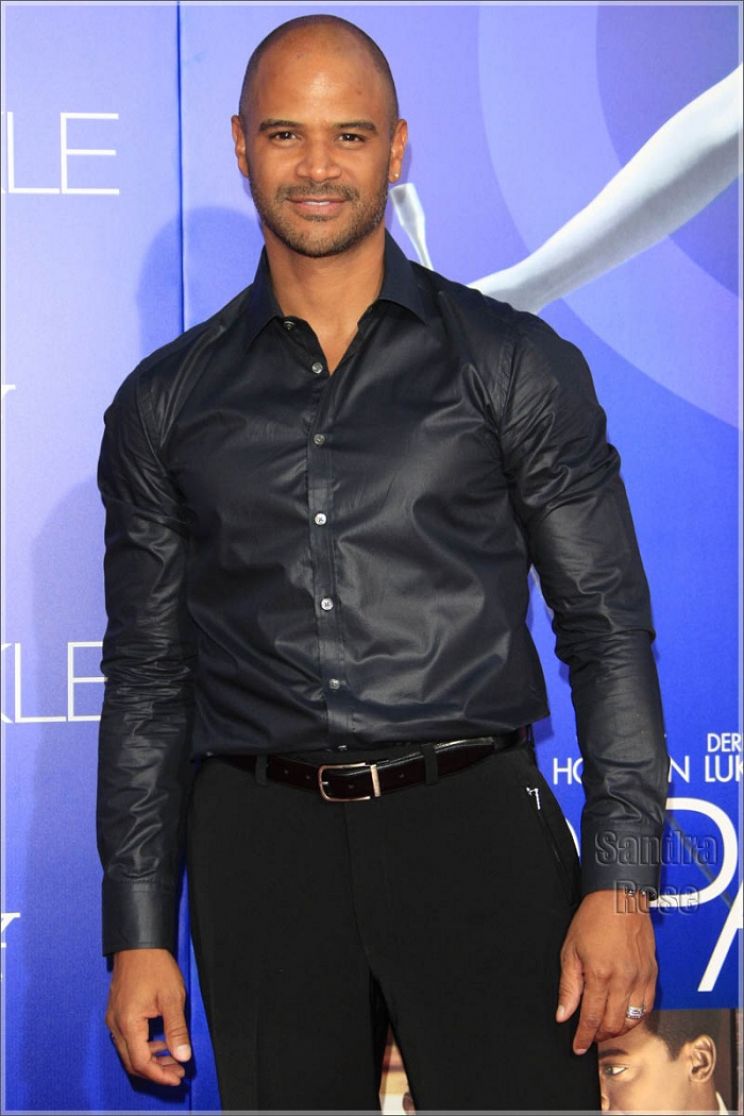 Dondre Whitfield