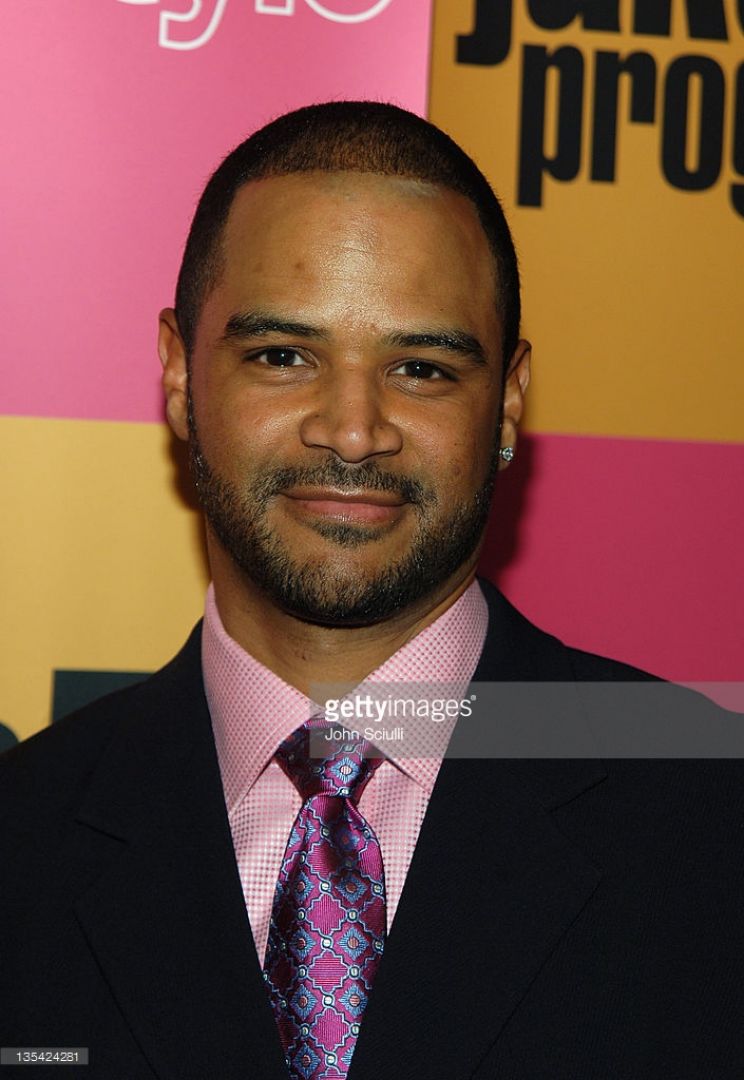 Dondre Whitfield