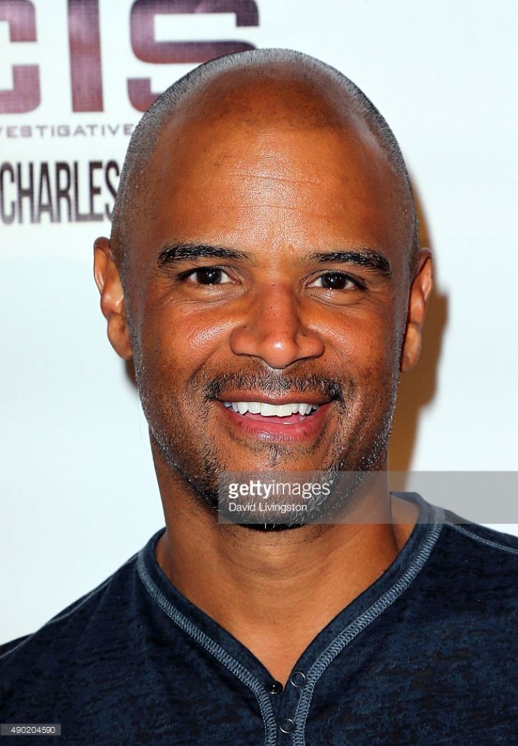 Dondre Whitfield