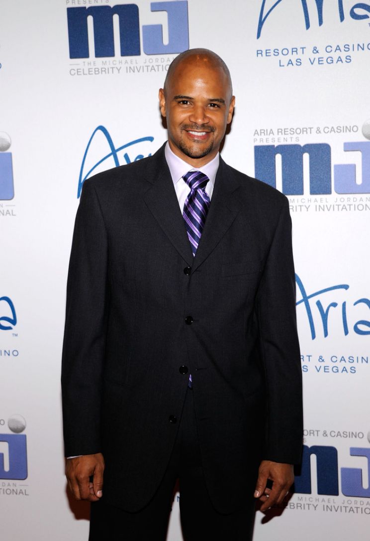 Dondre Whitfield