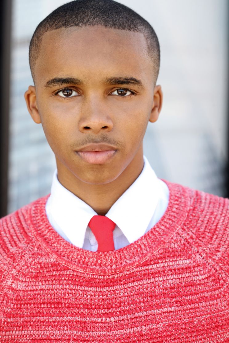 Donis Leonard Jr.
