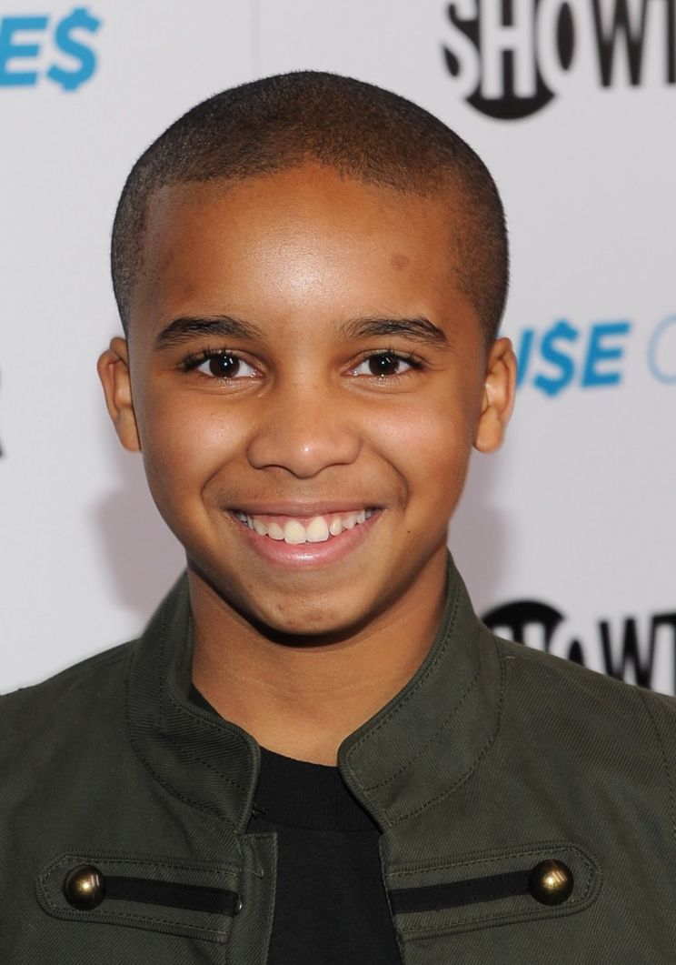 Donis Leonard Jr.