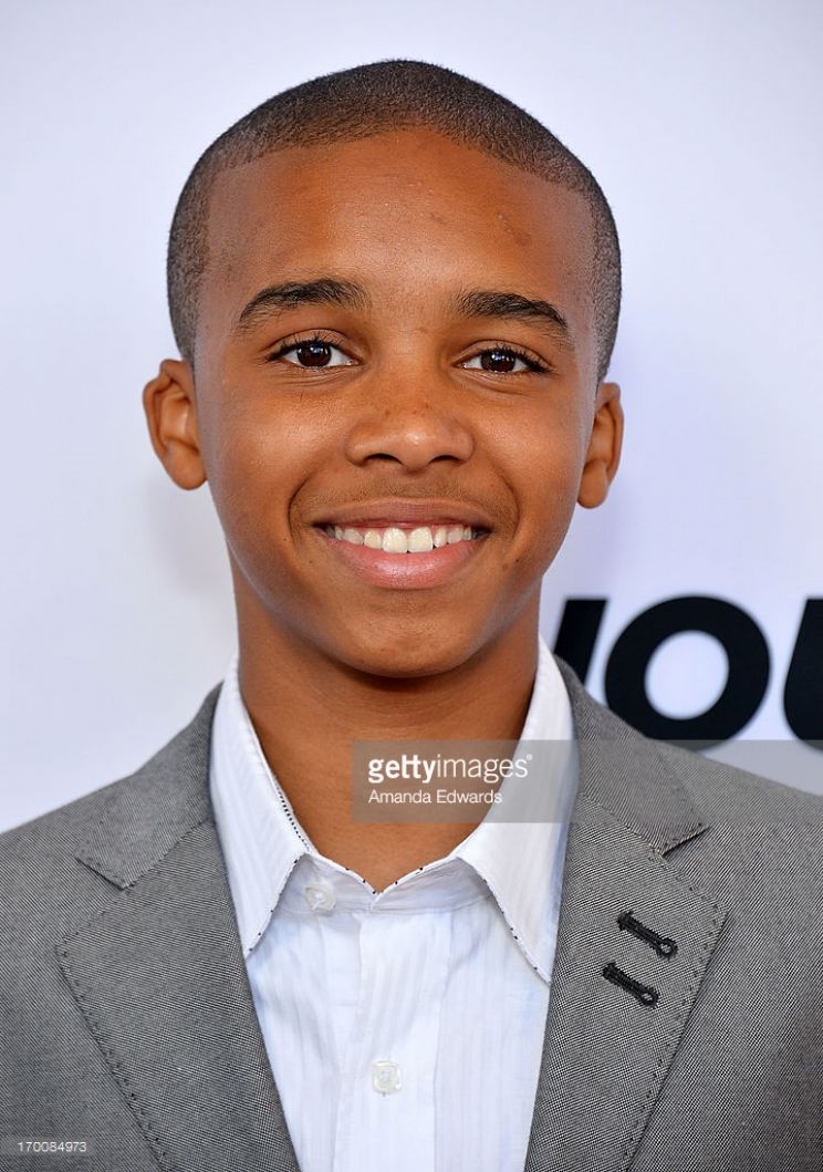 Donis Leonard Jr.
