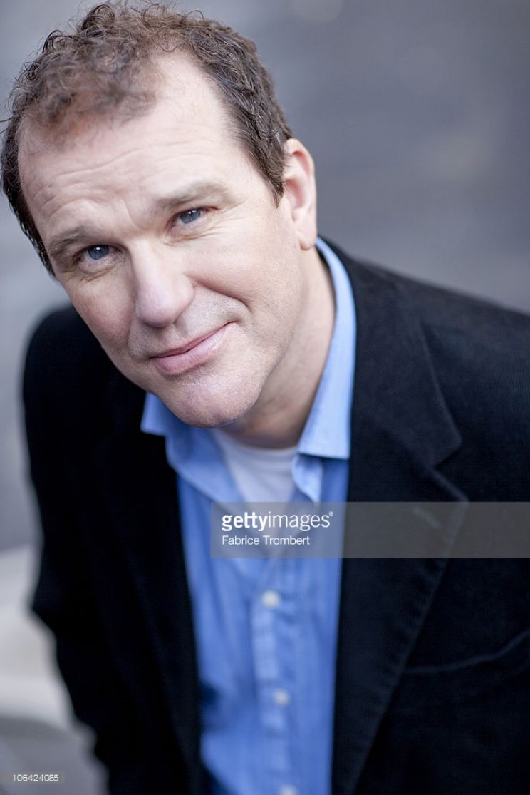 Douglas Hodge