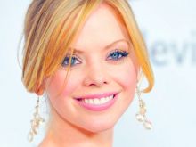 Dreama Walker