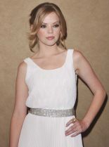 Dreama Walker