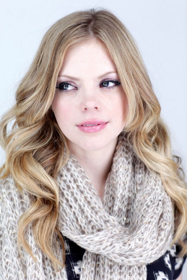 Dreama Walker