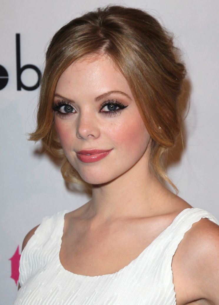 Dreama Walker