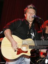 Drew Davis #1323995 picture (Portrait Medium)