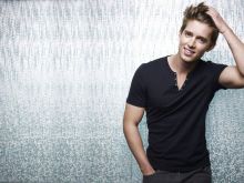 Drew Van Acker