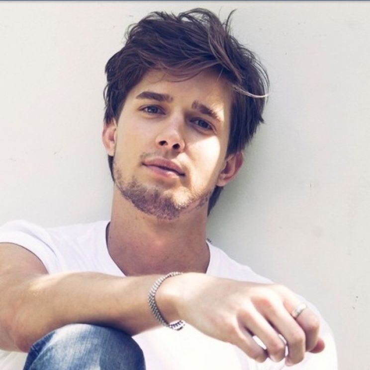 Drew Van Acker