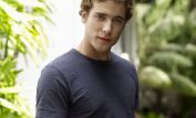 Dustin Milligan