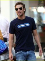 Dustin Milligan photo