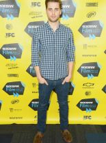 Dustin Milligan