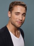 Dustin Milligan