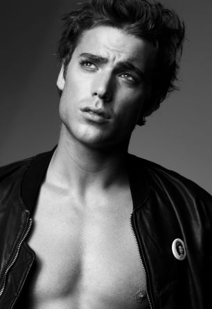 Dustin Milligan