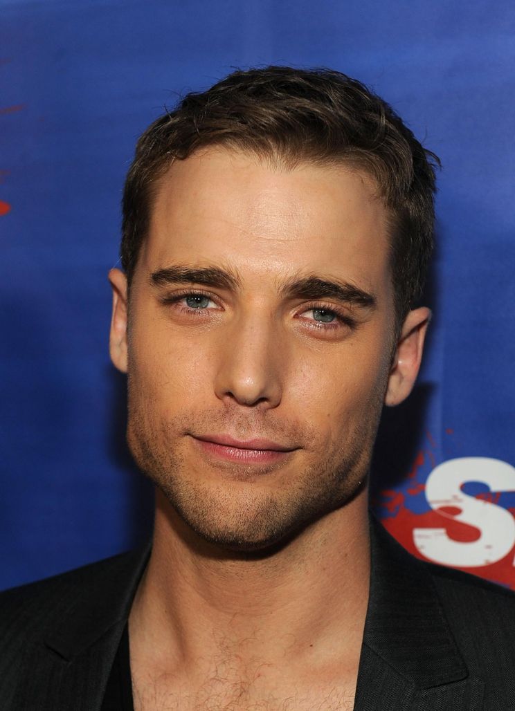 Dustin Milligan